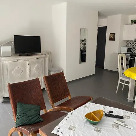 Business Flat, Gare, Bus & Centre A Pied