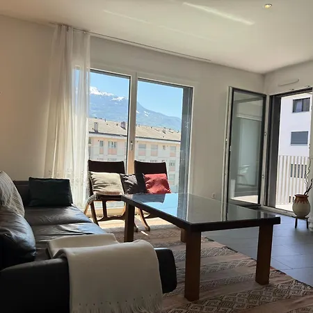 Business Flat, Gare, Bus & Centre A Pied *