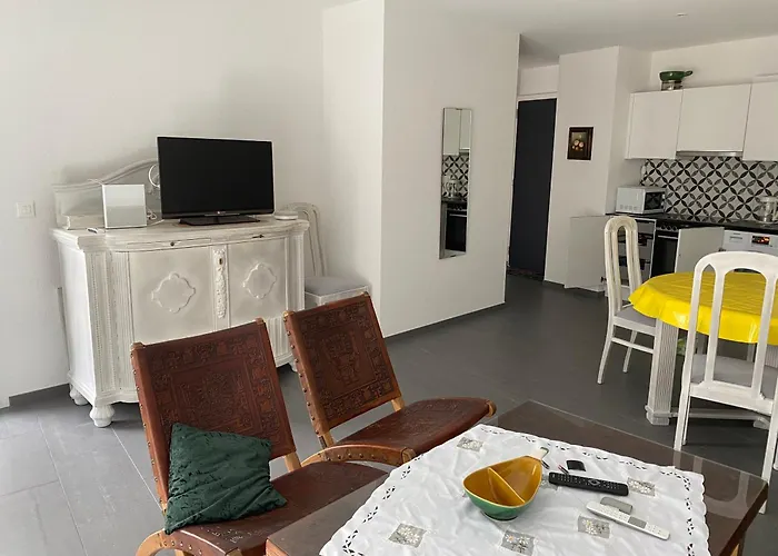 Business Flat, Gare, Bus & Centre A Pied